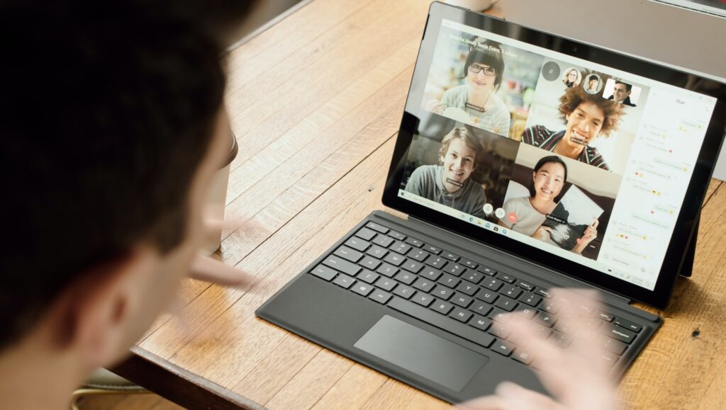 How to Lead Your Remote Sales Team with Video